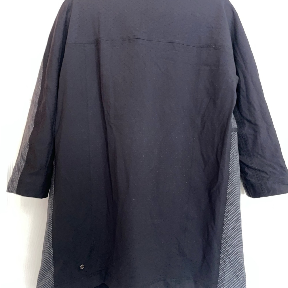 Lululemon Athletica Two-Tone Gray and Black Trench Coat - Picture 3 of 4